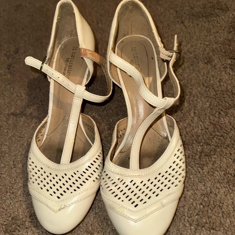 Elegant Cream Women's Shoes
